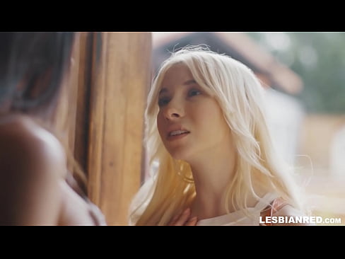 ❤️ Дівчина приходить додому через кілька місяців і в кінцевому підсумку їсть кицьку своєї мачухи ️ Порно у нас ❌️❤